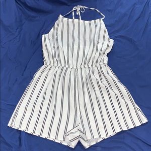 NEW! ✨ White romper with black strips